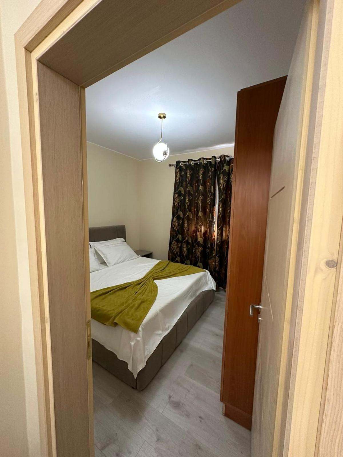 Holiday House Дуррес Екстер'єр фото